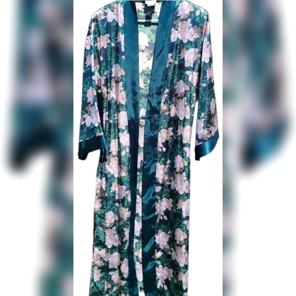 Vintage Rose Robe in Emerald Green, Gold, and Ivory Roses